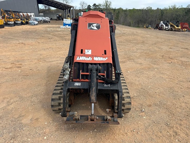 2017-ditch-witch-sk1050-image-2