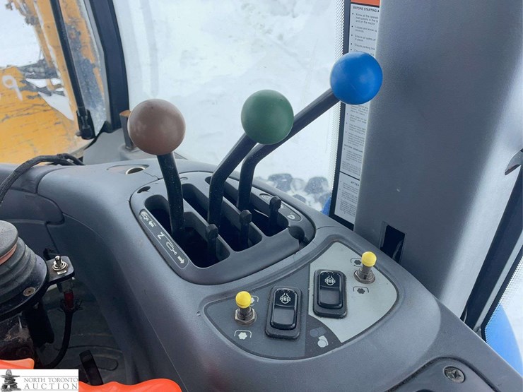 2013-new-holland-tv6070-image-14