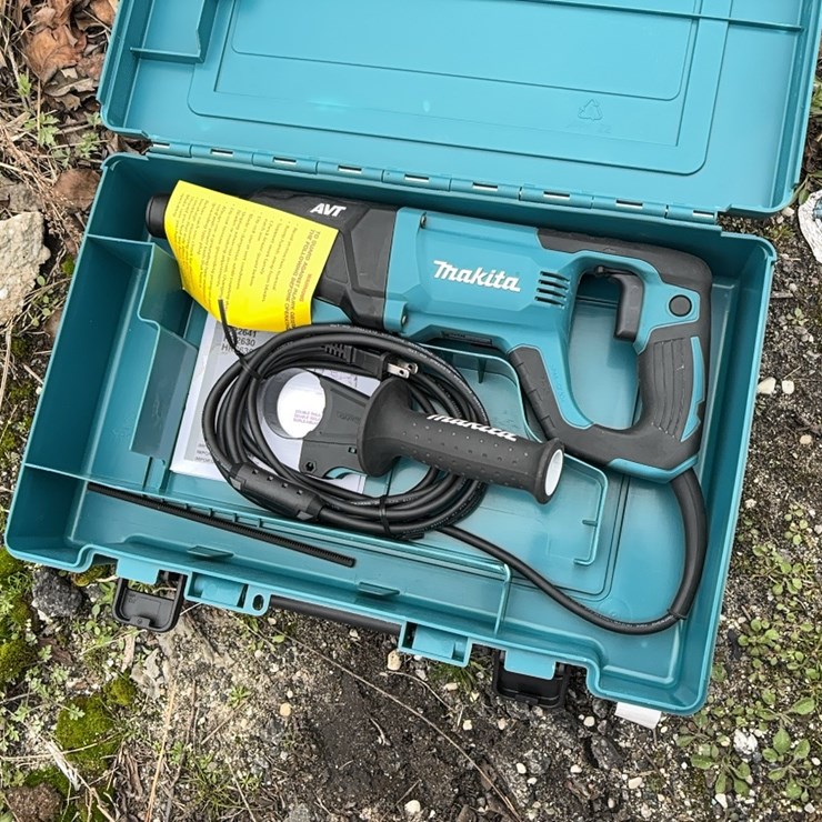 NEW MAKITA 1" ROTARY HAMMER CORDED -HR2641- 1 YR FACTORY WARRANTY -RECON NEW SUPPORT EQUIPMENT