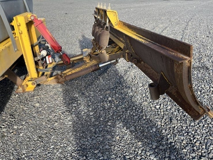 2015-superior-broom-dt80j-image-22