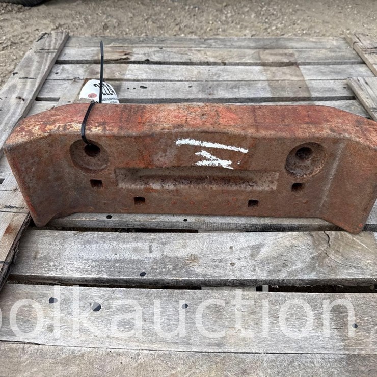 2224 - (1) CASE FRONT WEIGHT - FROM THE LARRY POLK ESTATE