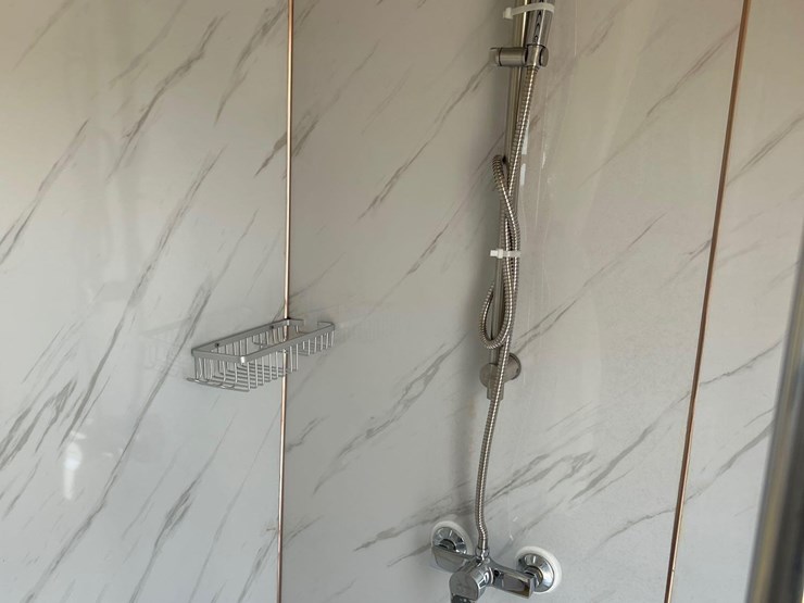 portable-restroom/shower-image-5