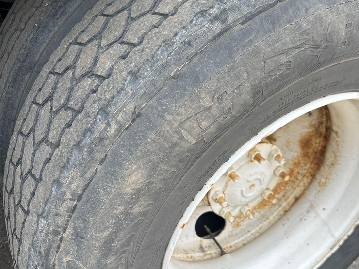 2007-sterling-l9500-image-17