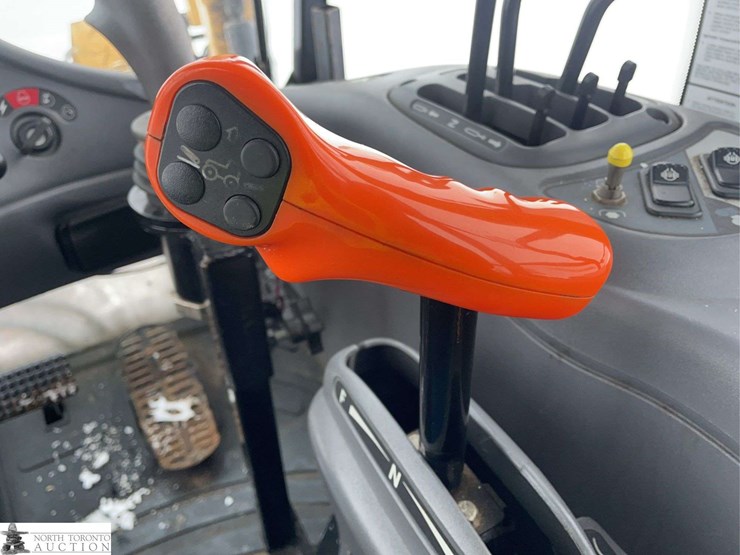 2014-new-holland-tv6070-image-15