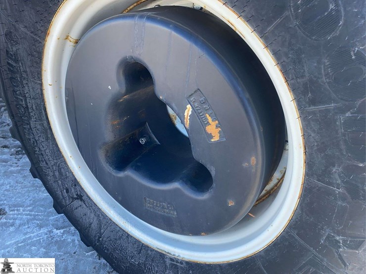 2013-new-holland-tv6070-image-33