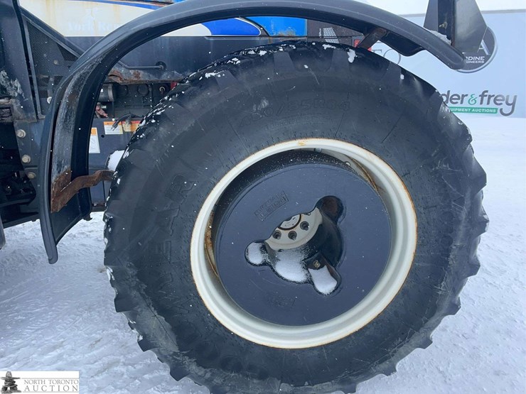 2013-new-holland-tv6070-image-23