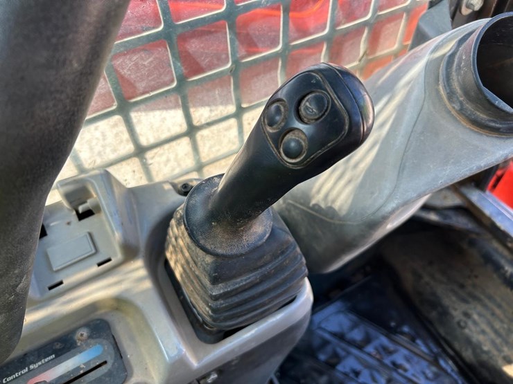 2016-kubota-svl75-2-image-24