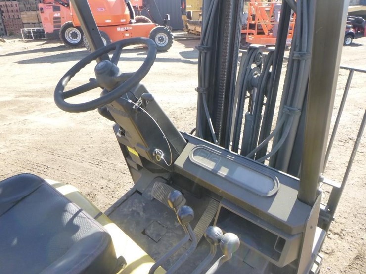 yale-glc50-forklift-image-21