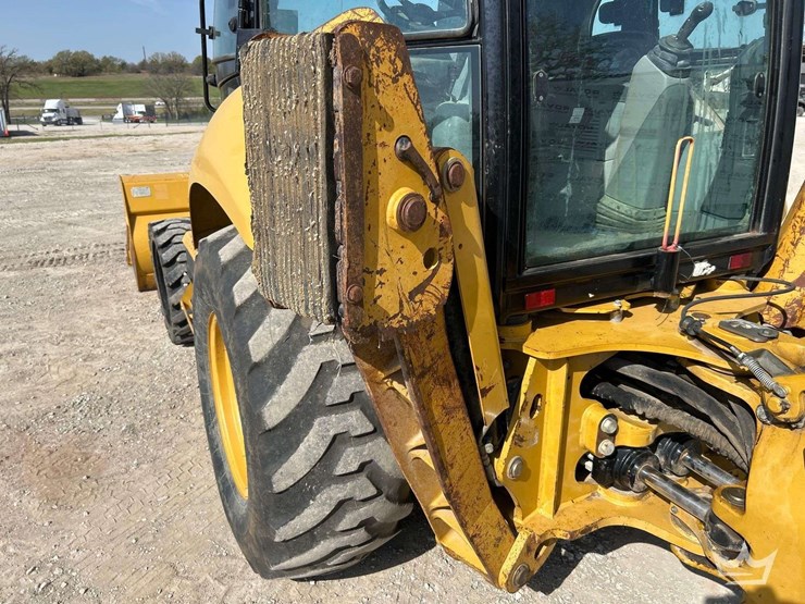 2013-caterpillar-420f-image-22