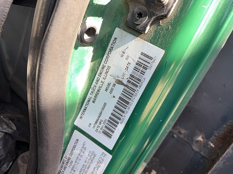 2005-international-durastar-4300-image-11