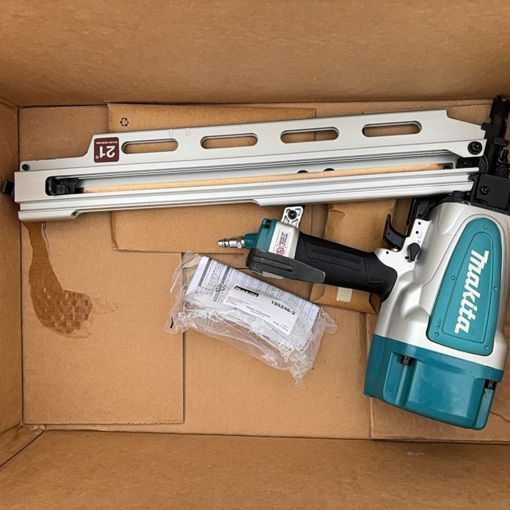 NEW MAKITA 3 1/2" FRAMING NAILER- AN924- 1 YR FACTORY WARRANTY -RECON NEW SUPPORT EQUIPMENT