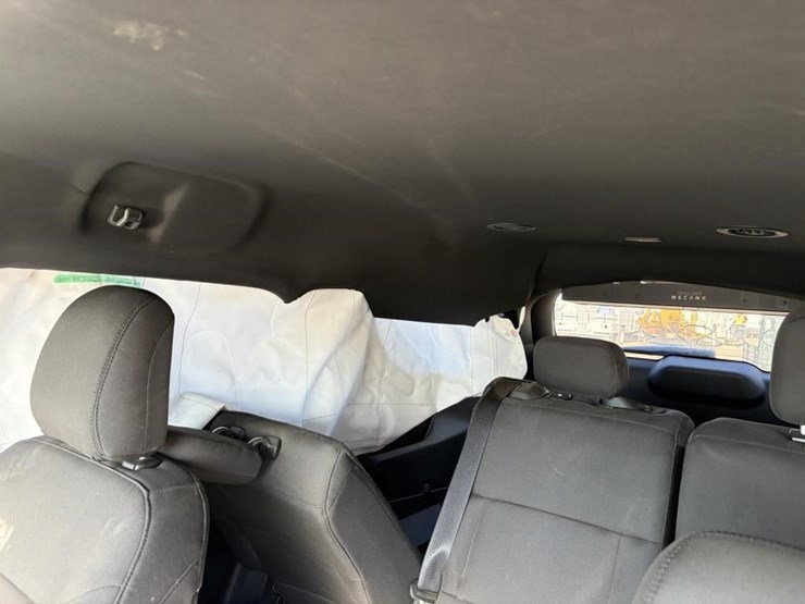 2022-ford-explorer-image-18