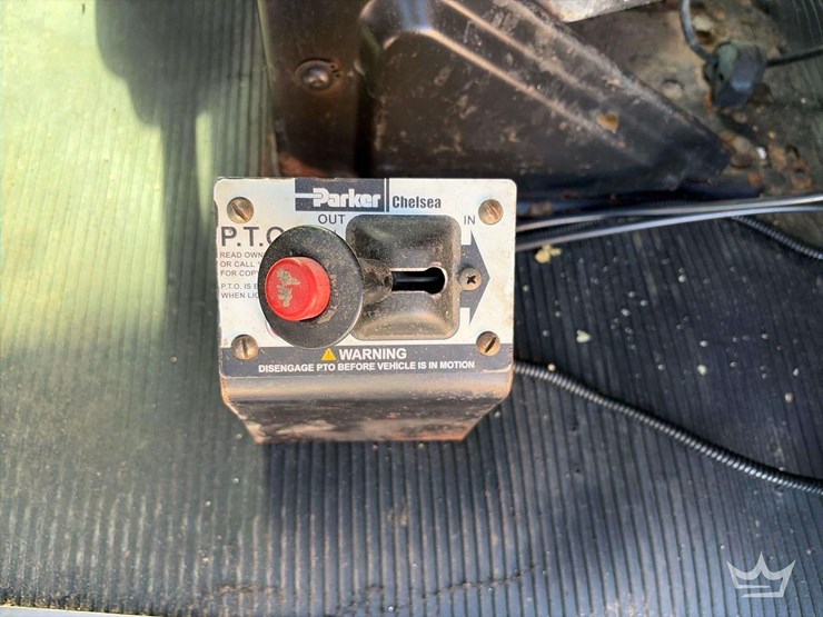 2015-peterbilt-348-image-15