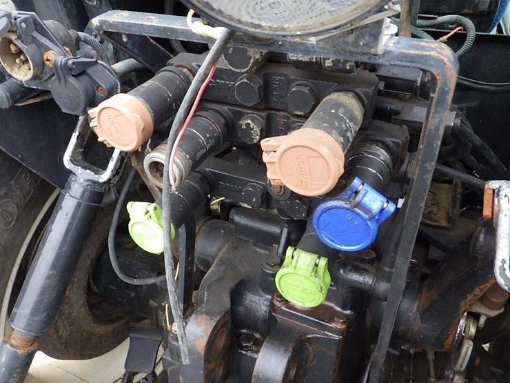 new-holland-t4060f-image-11