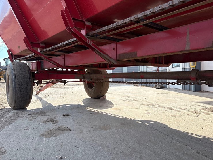 roorda-8ft-x-20ft-rear-unload-silage-wagon-image-16