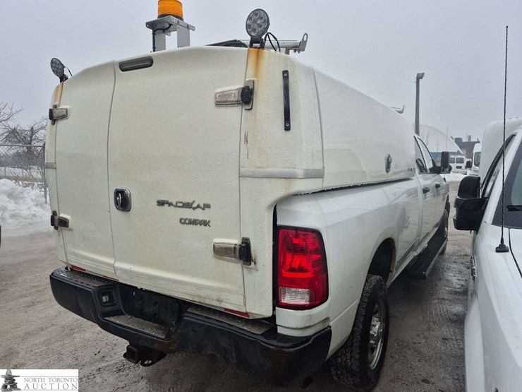 2016-dodge-2500-image-4