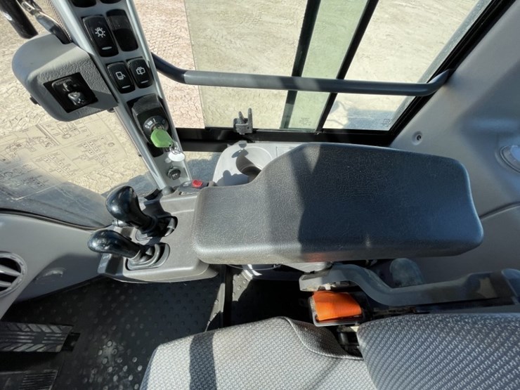 2023-volvo-l70h-image-33