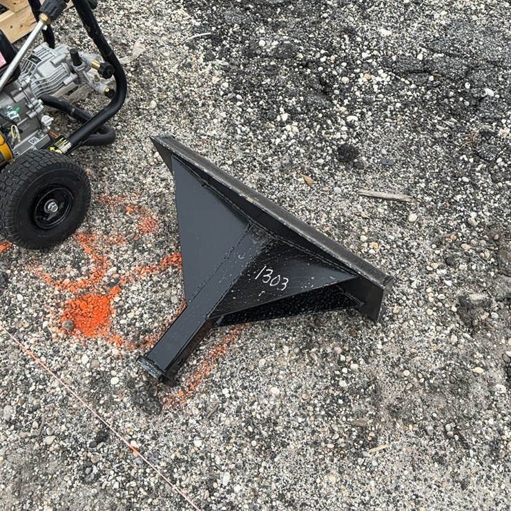 NEW TRAILER MOVER MINI TRACK LOADER ATTACHMENT