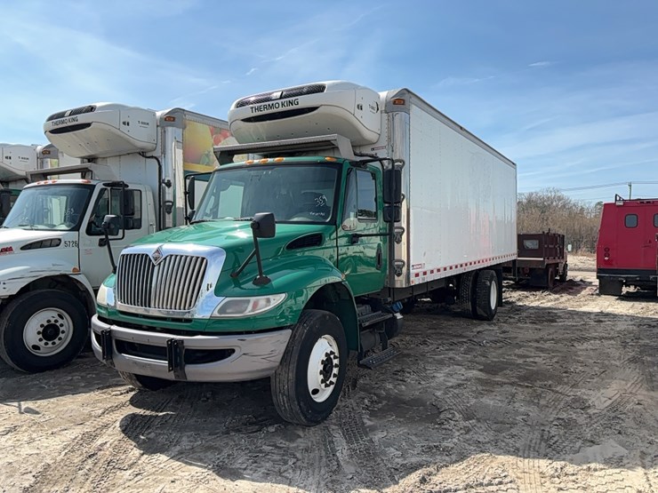 2016-international-durastar-4300-image-1