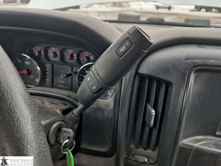 2016-chevrolet-silverado-2500hd-image-17