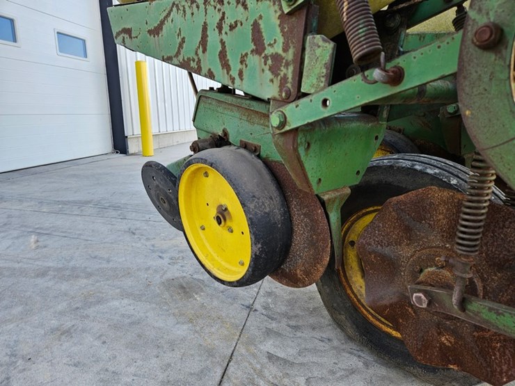 john-deere-7000-image-24