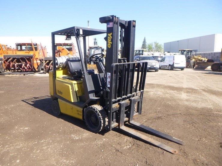 yale-glc50-forklift-image-2