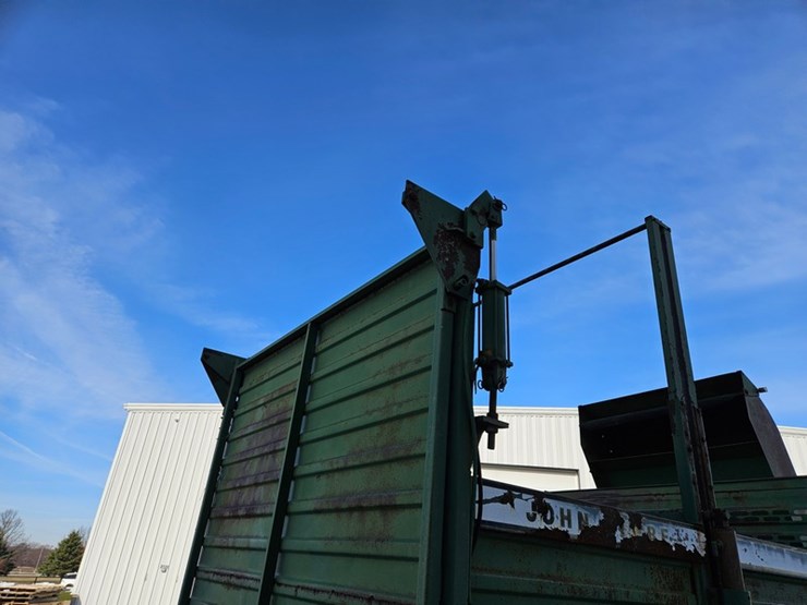 john-deere-100-image-25