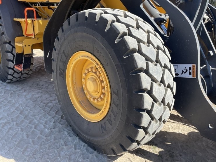 2023-volvo-l70h-image-11