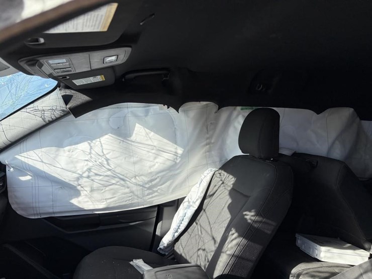 2022-ford-explorer-image-17