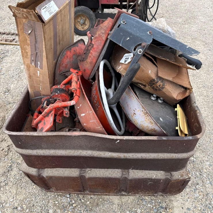 2216 - BOX FULL OF CASE SEATS - FROM THE LARRY POLK ESTATE