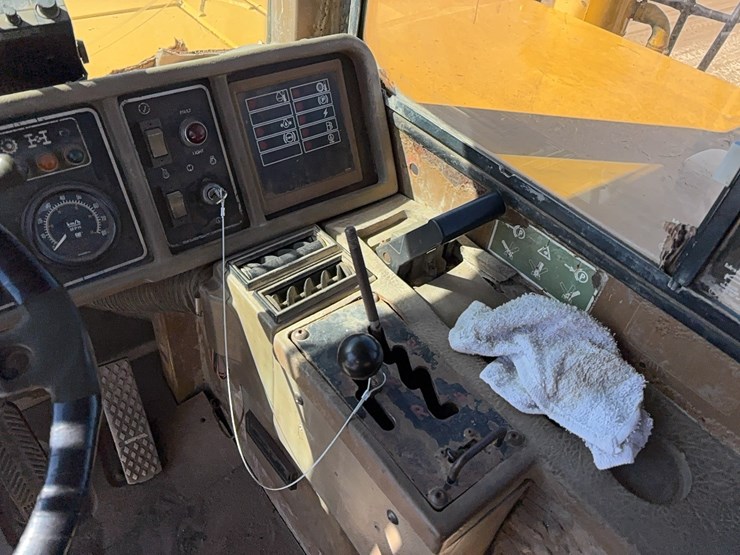 caterpillar-d400d-image-17