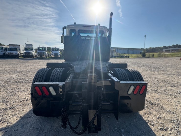 2015-kenworth-t880-image-5