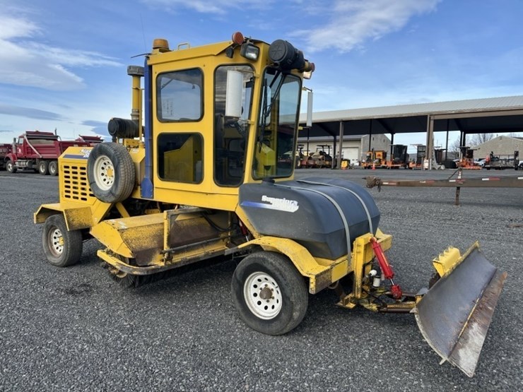 2015-superior-broom-dt80j-image-7