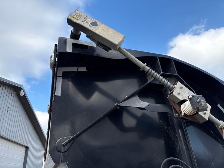 2015-smithco-side-dump-image-6