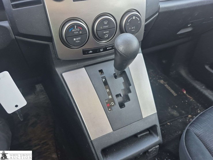 2009-mazda-mazda5-image-17