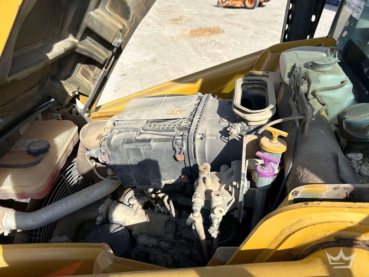 2013-caterpillar-420f-image-8