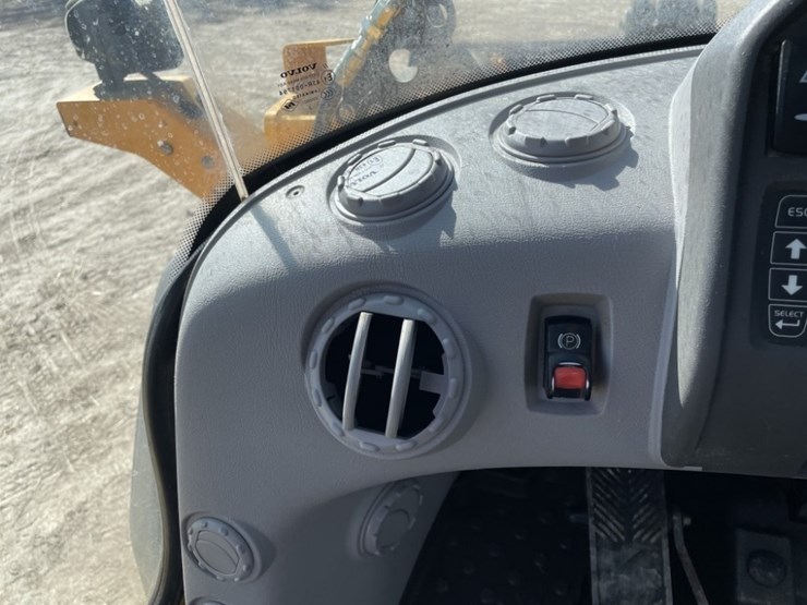 2023-volvo-l70h-image-44