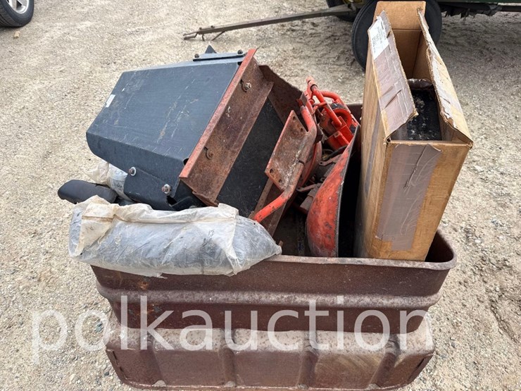 2216---box-full-of-case-seats---from-the-larry-polk-estate-image-3