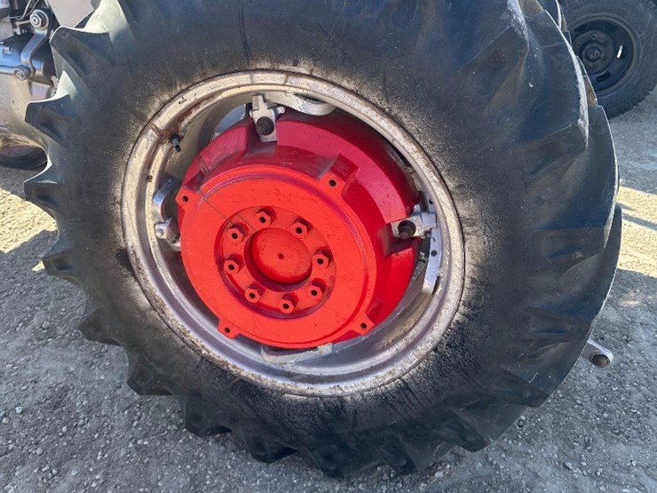 massey-ferguson-165-image-11