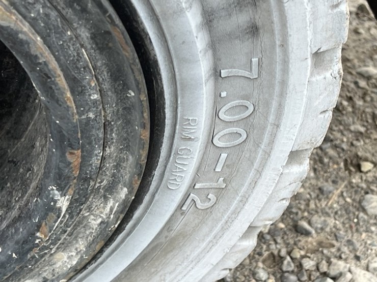 2014-toyota-8fgu25-image-10