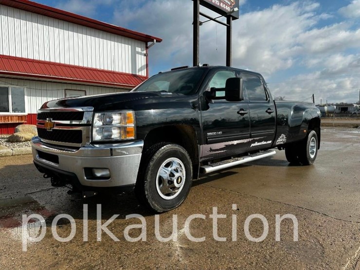 2012-chevrolet-3500hd-image-1