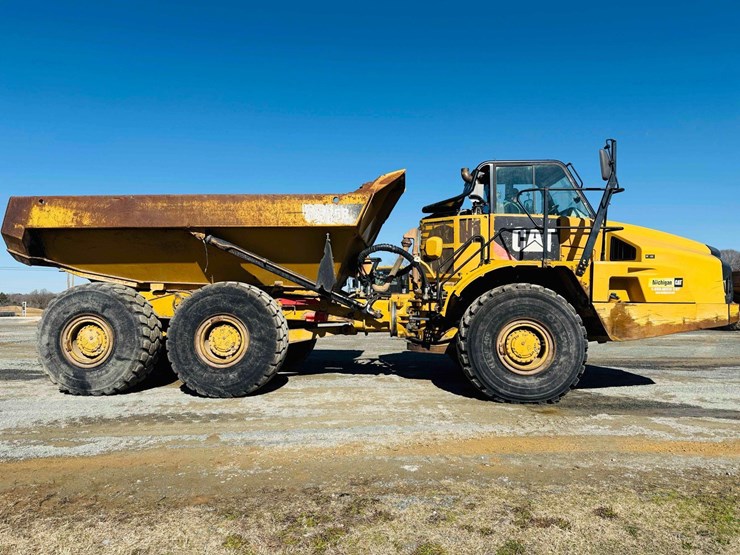2015-caterpillar-735b-image-15