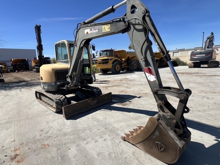 2013-volvo-ecr58-image-7