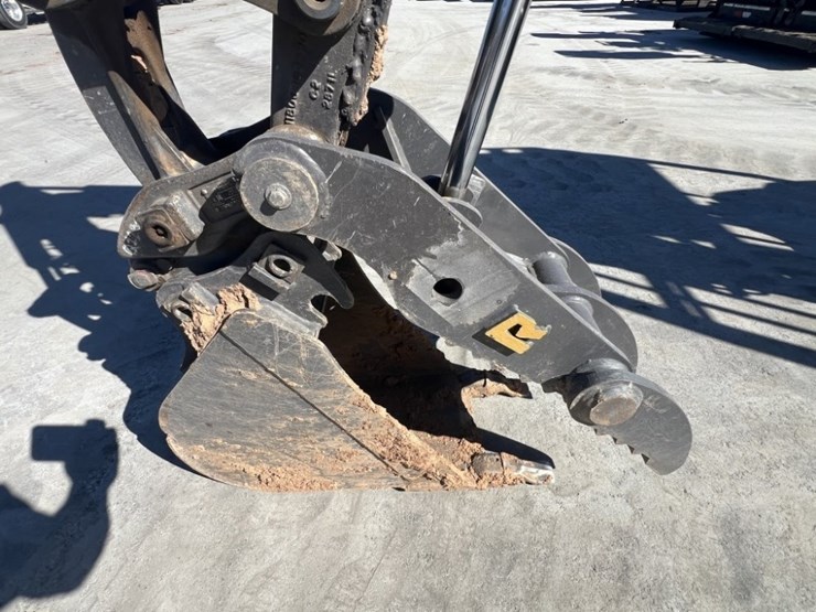 2022-volvo-ecr25d-image-11