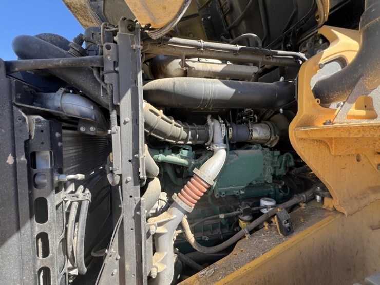 2022-volvo-l90h-image-35