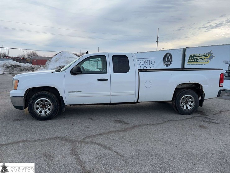 2011-gmc-sierra-1500-image-2