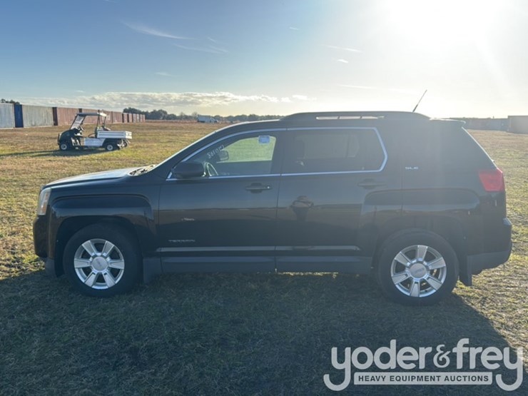 2012-gmc-terrain-image-2