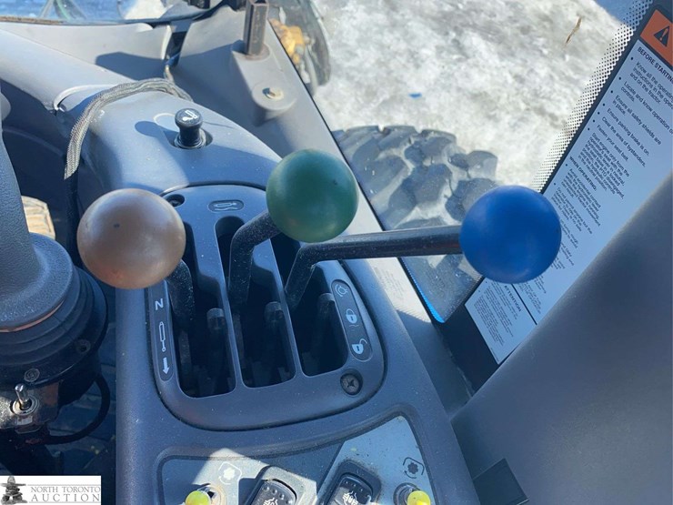 2013-new-holland-tv6070-image-17