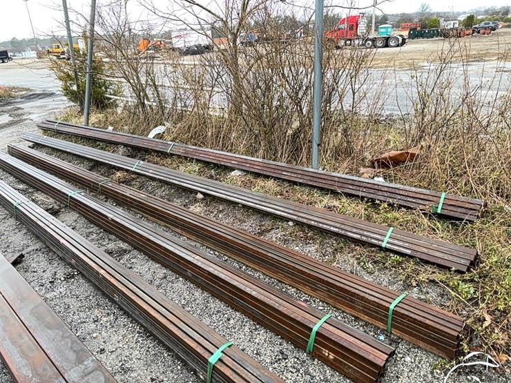 bundle-of-1-1/2in.-tubing-new-support-equipment-image-1