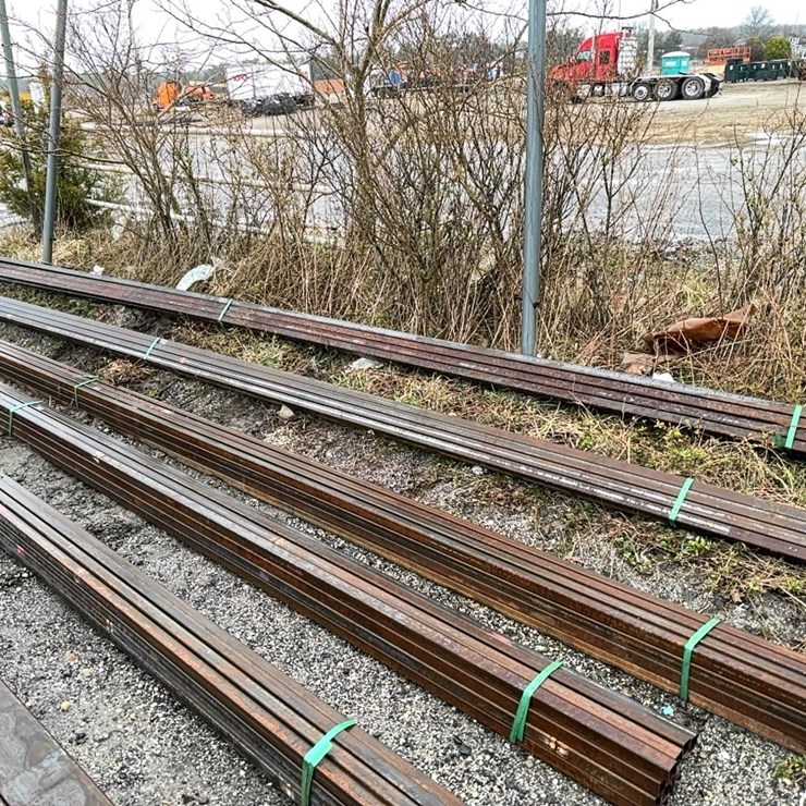 BUNDLE OF 1 1/2IN. TUBING NEW SUPPORT EQUIPMENT